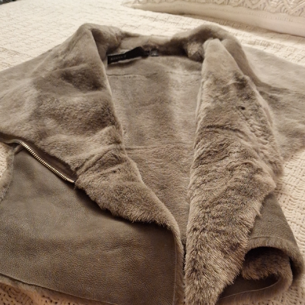 Kenna T Gray Shearling Vest with Real Lamb Fur & leather Zipper Size M - Picture 10 of 13